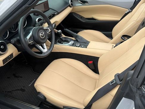Used 2025 MAZDA MX-5 Miata RF Grand Touring RWD image 9
