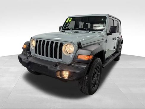 Used 2024 Jeep Wrangler Unlimited Sport AWD/4WD image 2