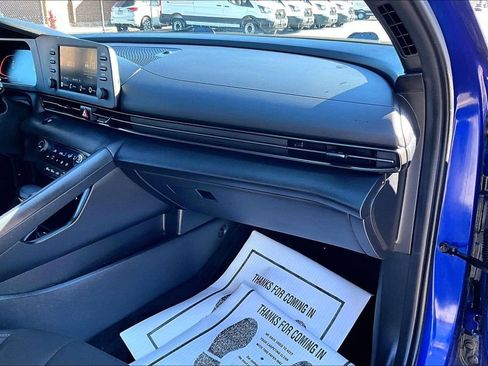 Used 2025 Hyundai Elantra Sport image 15