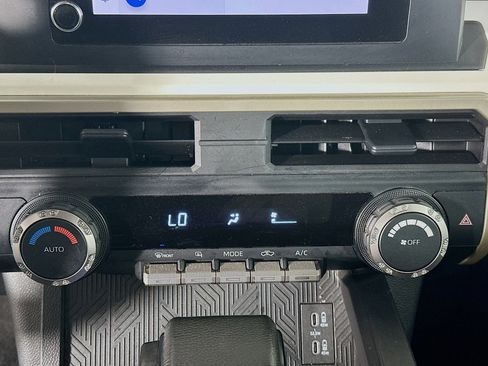 Used 2024 Toyota Tacoma TRD Off-Road image 24