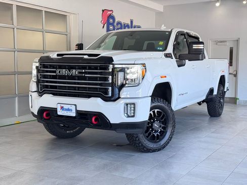 Used 2022 GMC Sierra 2500 AT4 image 2