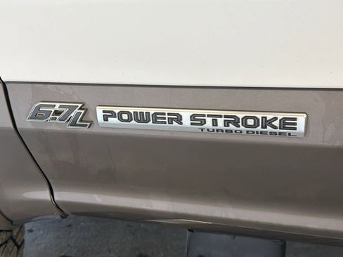 Used 2017 Ford F250 Lariat w/ Lariat Ultimate Package image 10