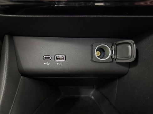 Used 2024 Buick Encore GX Sport Touring image 18