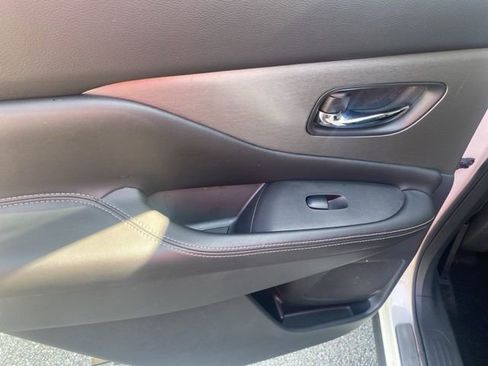 Used 2024 Nissan Murano SV w/ SV Midnight Edition Package image 12