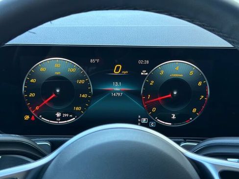 Used 2023 Mercedes-Benz GLB 250 image 30