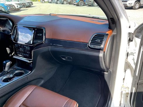 Used 2021 Jeep Grand Cherokee Overland AWD/4WD image 12