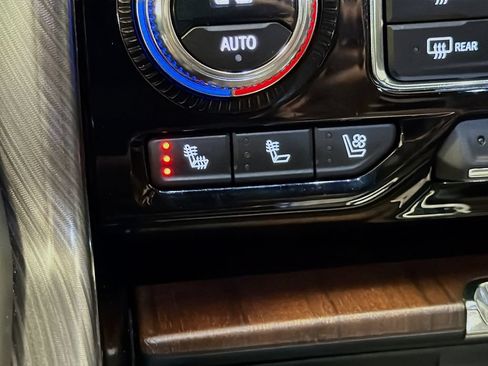 Used 2023 GMC Yukon Denali Ultimate AWD/4WD image 22