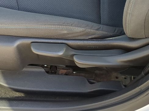 Used 2019 Chevrolet Cruze LT image 20