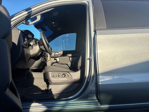 Used 2023 Chevrolet Silverado 1500 Custom Trail Boss image 3