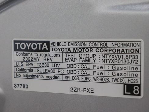 Certified 2022 Toyota Prius LE FWD image 29