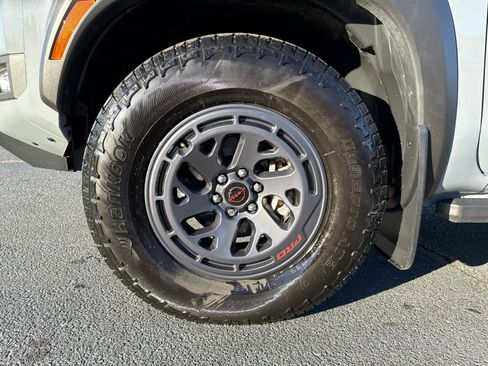 Used 2025 Nissan Frontier PRO-4X w/ Pro Premium Package image 31