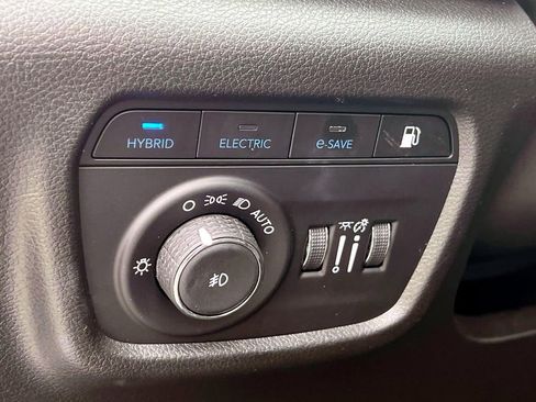 Used 2023 Jeep Grand Cherokee 4WD 4xe w/ Luxury Tech Group II image 19