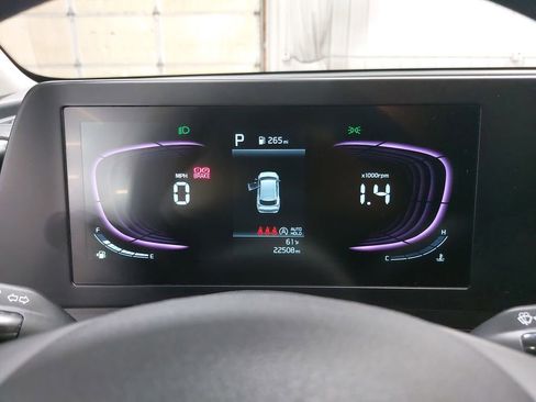 Used 2025 Kia Sportage LX image 18