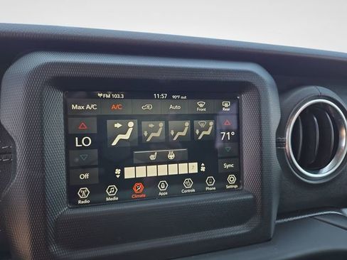 Used 2019 Jeep Wrangler Unlimited Sahara w/ Cold Weather Group AWD/4WD image 22