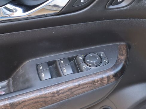 Used 2022 GMC Acadia Denali w/ Denali Ultimate Package FWD image 24