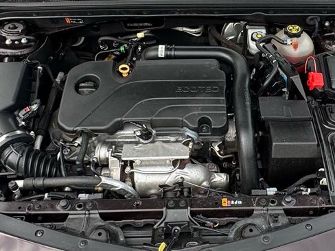 Used 2021 Chevrolet Malibu LT FWD image 11