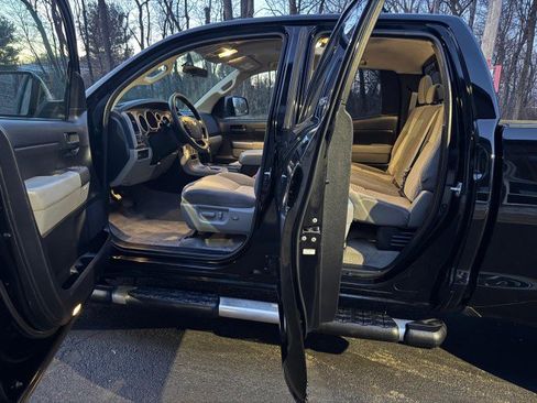 Used 2010 Toyota Tundra 4x4 Double Cab image 11