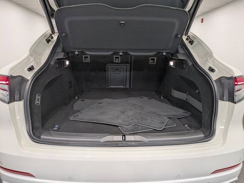 Used 2024 Maserati Levante GT Ultima image 24