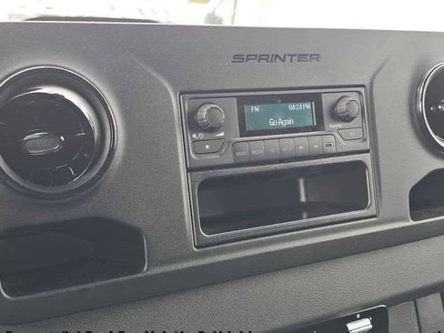 Used 2025 Mercedes-Benz Sprinter 2500 image 33