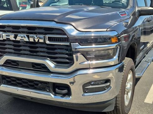 Certified 2025 RAM 2500 Big Horn AWD/4WD image 2