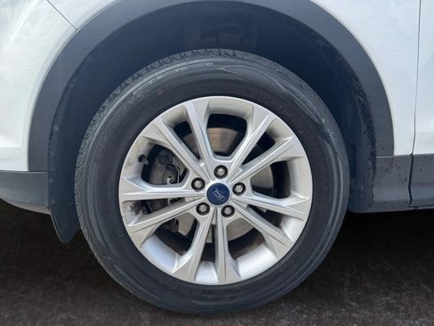 Used 2017 Ford Escape SE AWD/4WD image 15