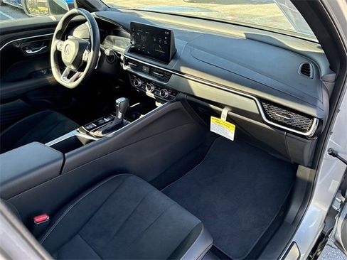 Certified 2025 Acura ADX A-Spec image 34