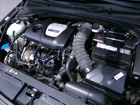 Used 2020 Hyundai Elantra GT N Line image 25