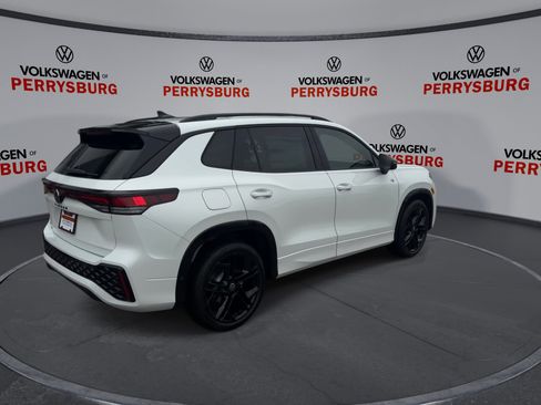 New 2026 Volkswagen Tiguan SE R-Line image 8