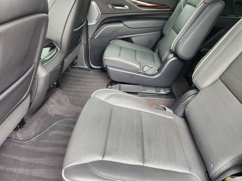 Certified 2023 Cadillac Escalade Premium Luxury w/ Performance Package AWD/4WD image 13