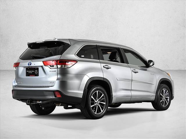 Used 2017 Toyota Highlander XLE w/ Protection Package #3 AWD/4WD image 5