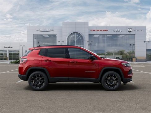 New 2026 Jeep Compass Latitude image 21