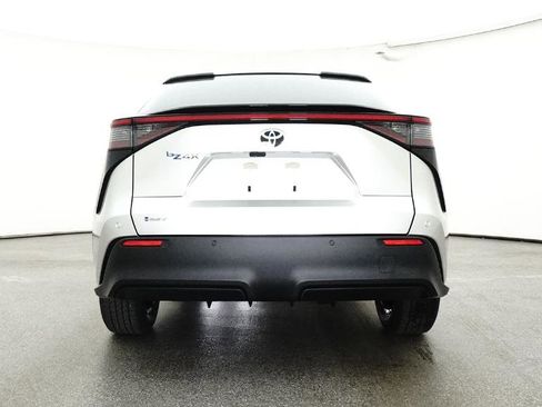 New 2025 Toyota bZ4X FWD image 11