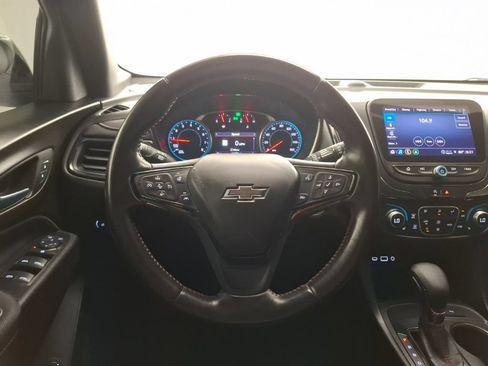 Used 2022 Chevrolet Equinox RS w/ Infotainment Package FWD image 18