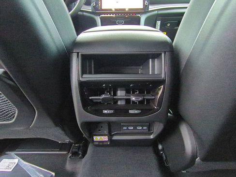New 2026 Jeep Grand Cherokee Altitude AWD/4WD image 28