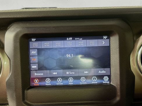 Used 2018 Jeep Wrangler Unlimited Sahara w/ Cold Weather Group AWD/4WD image 14
