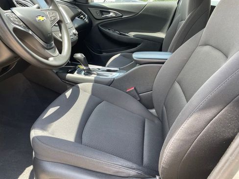 Used 2016 Chevrolet Malibu LT FWD image 9
