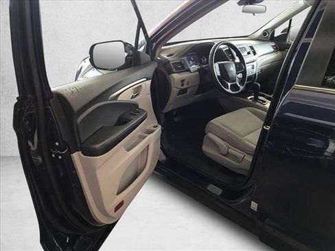 Used 2019 Honda Pilot LX image 17
