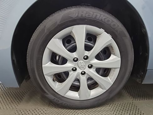 Used 2020 Toyota Corolla LE image 39