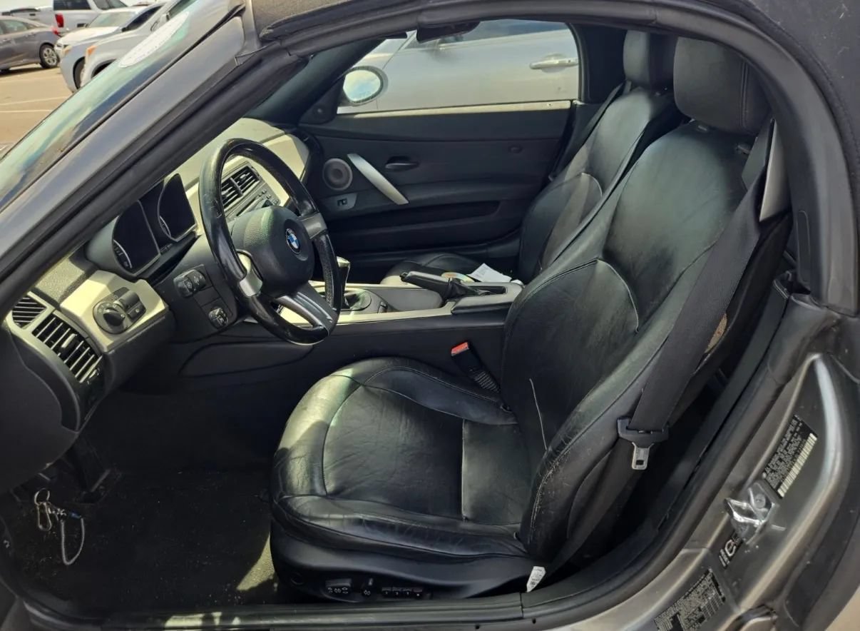 Used 2003 BMW Z4 3.0i RWD image 8