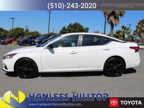 Used 2021 Nissan Altima 2.5 SR FWD image 2