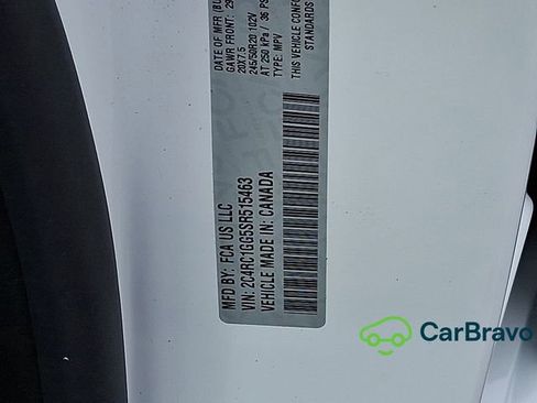 Used 2025 Chrysler Pacifica Limited FWD image 29