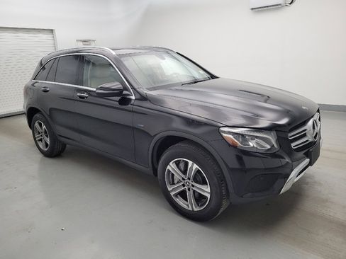 Used 2019 Mercedes-Benz GLC 350e 4MATIC w/ Premium Package image 11