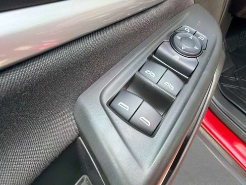 Used 2022 Chevrolet Bolt EUV LT FWD image 19