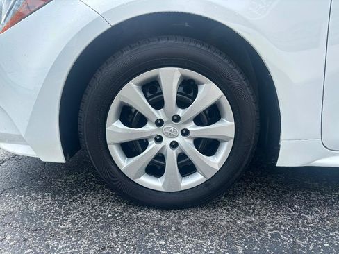 Used 2021 Toyota Corolla LE w/ Carpet Mat Package (TMS) FWD image 11