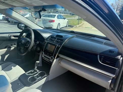 Used 2013 Toyota Camry LE image 14
