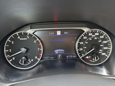 Used 2024 Nissan Altima 2.0 SR FWD image 21