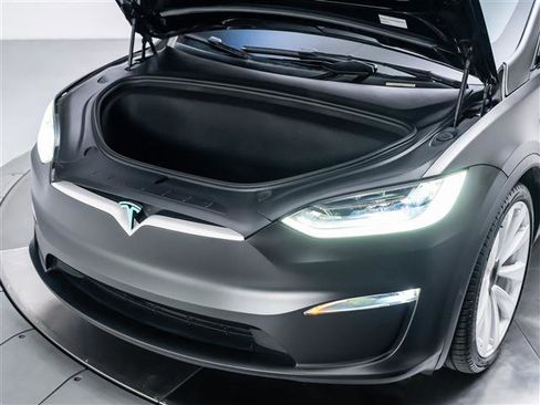 Used 2022 Tesla Model X Plaid image 11