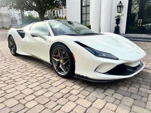 Used 2022 Ferrari F8 Tributo RWD image 10
