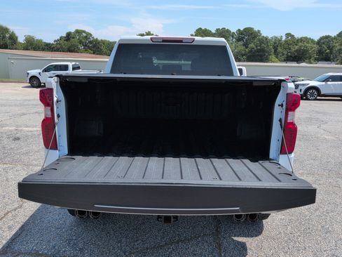 Used 2021 Chevrolet Silverado 1500 LT w/ Z71 Off-Road Package AWD/4WD image 11
