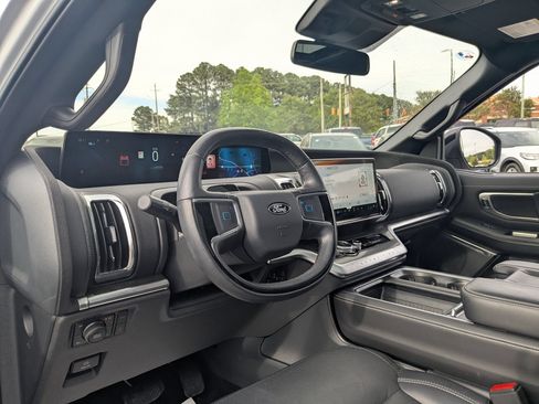 Certified 2025 Ford Expedition Max Platinum w/ Stealth Appearance Package AWD/4WD image 15